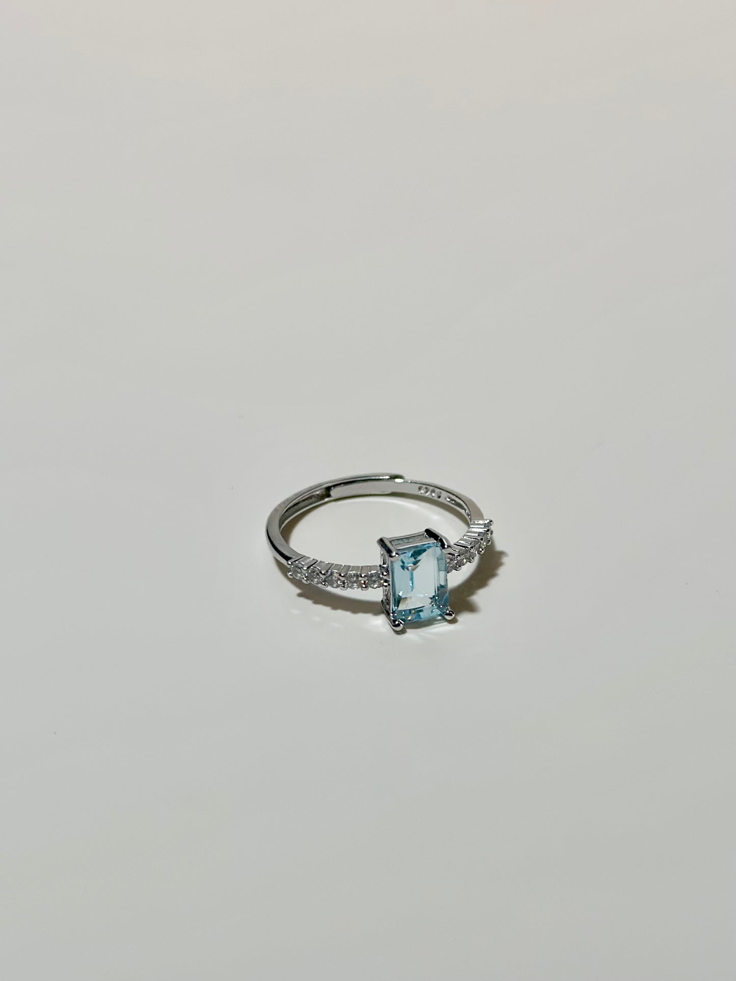 Topaz 925Sliver Adjustable Ring