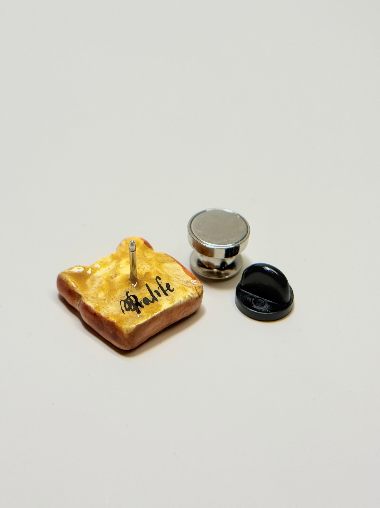-^- Cat Toast