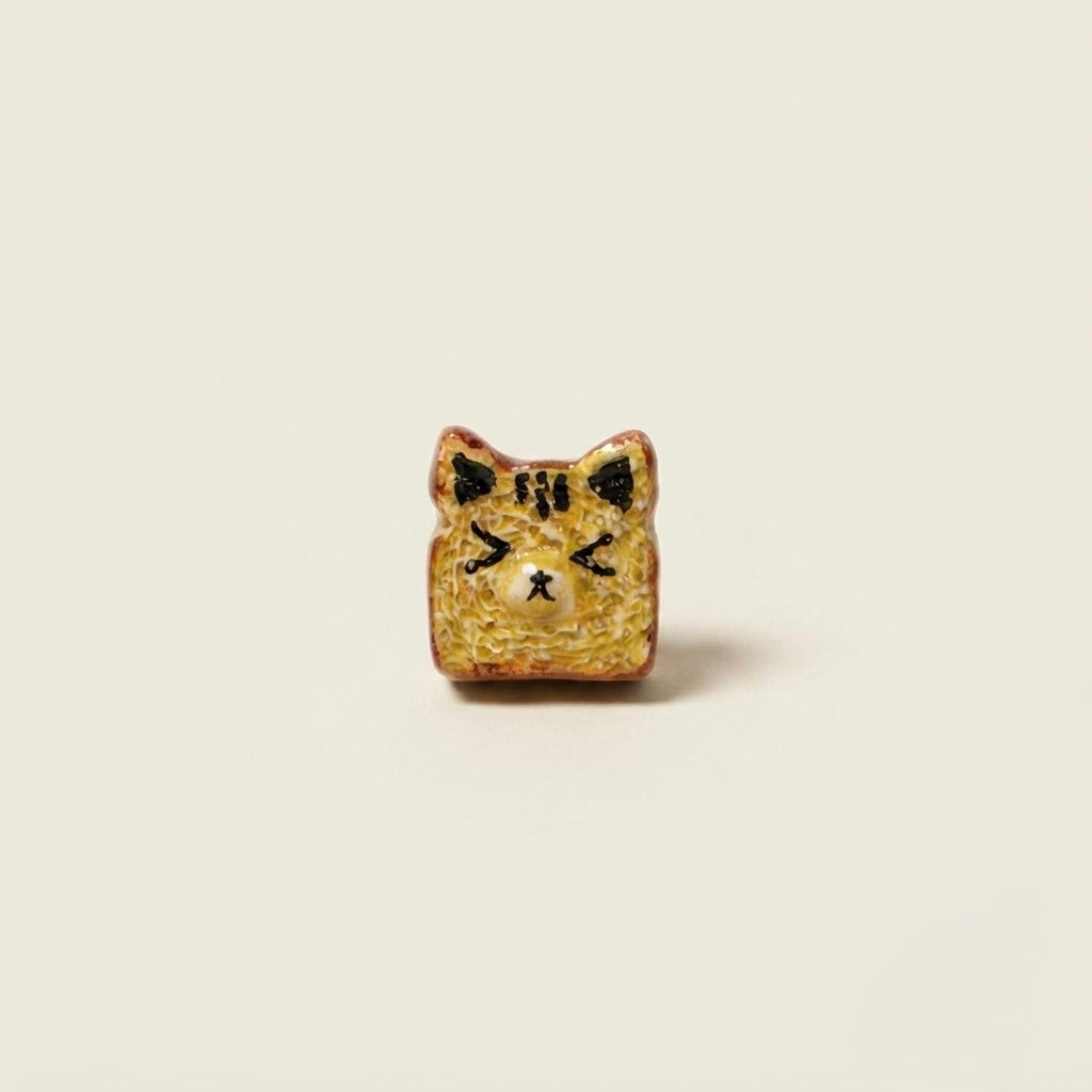 >^< Cat Toast
